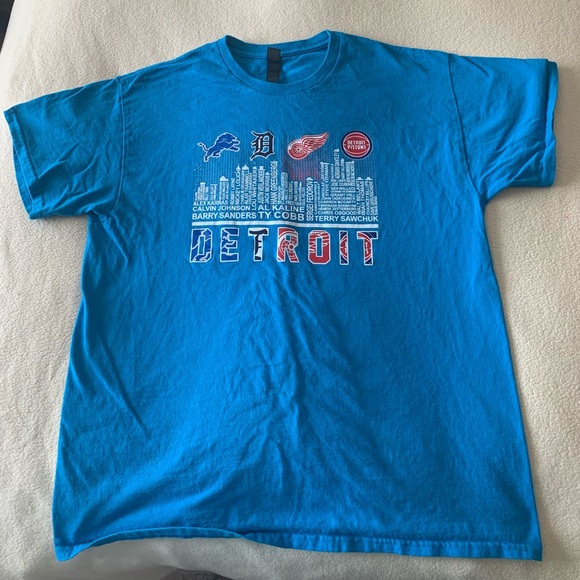 Other - Lightweight Race Car Graphic Short Sleeve Blue Cotton Men's T-Shirt Size L